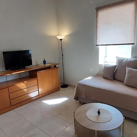 Vira Senor House Triovasálos