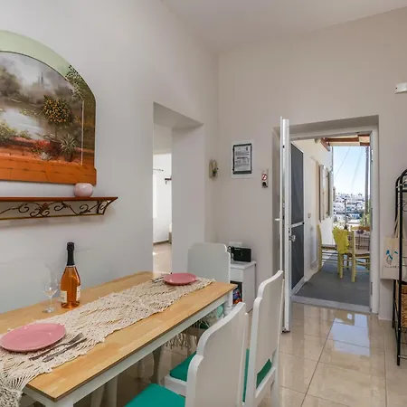 Vira Señor House *